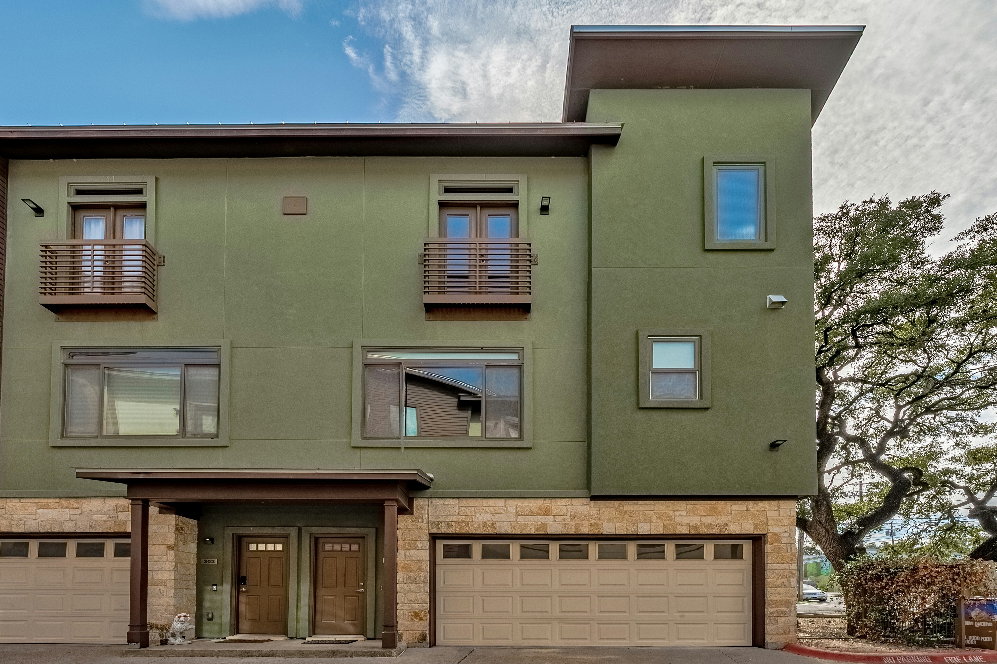 124 Cumberland Road 201, Austin, TX 78704, Presented by Jedd Johnston